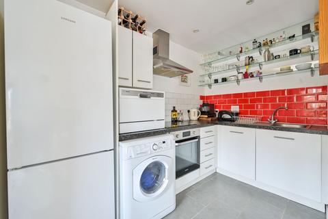 2 bedroom flat for sale, Highwood Close, East Dulwich, London, SE22