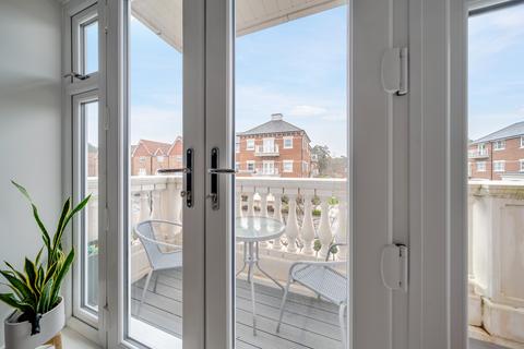 2 bedroom flat for sale, Pyestock Way, Fleet, GU51