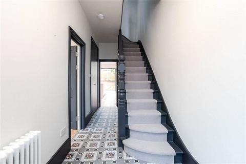 4 bedroom terraced house for sale, Warwick Road, London, N11