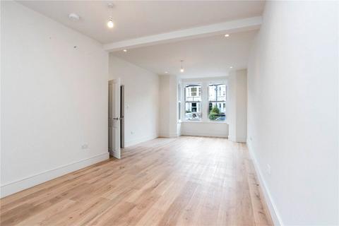 4 bedroom terraced house for sale, Warwick Road, London, N11