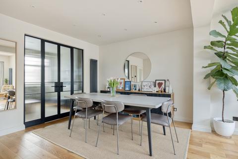 undefined, Carlingford Road, Morden SM4