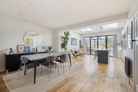 undefined, Carlingford Road, Morden SM4