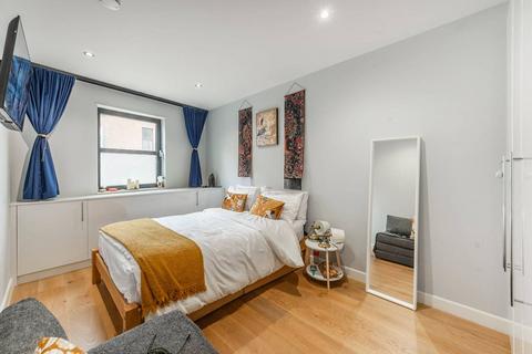 1 bedroom flat for sale, Clifton Walk, Hammersmith, London, W6