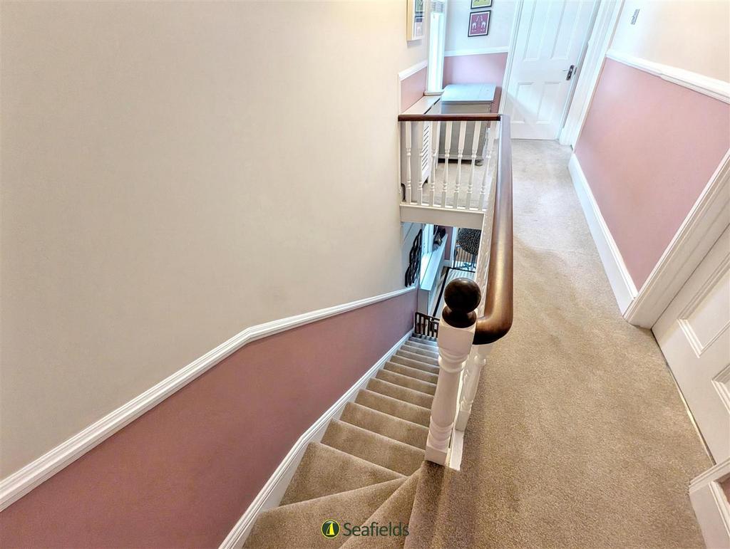Landing/Stairs