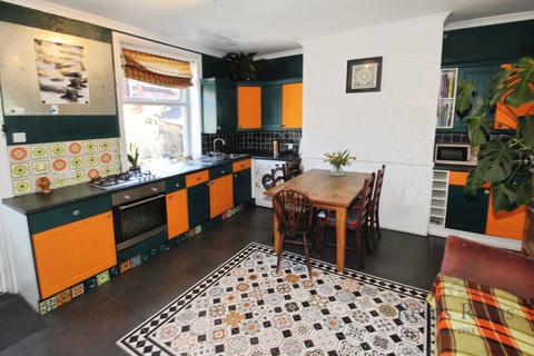 3 bedroom terraced house for sale, Eshald Place, Leeds LS26