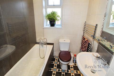 3 bedroom terraced house for sale, Eshald Place, Leeds LS26