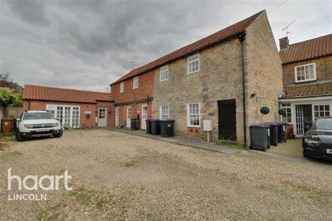 4 bedroom terraced house to rent, The Coach House, High Street