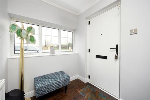 undefined, New Terrace, Staverton