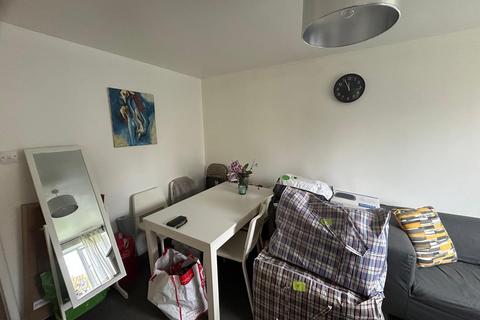 1 bedroom flat to rent, Bernard Ashely Drive
