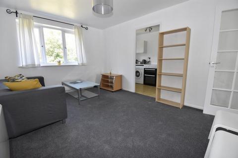 1 bedroom flat to rent, Bernard Ashely Drive