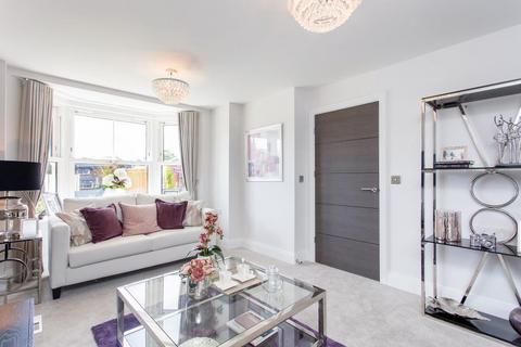 3 bedroom flat to rent, Carew Road, Northwood HA6