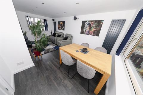 undefined, Napier Road, Glenrothes