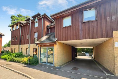 2 bedroom flat for sale, Oakwood Court, Crawley