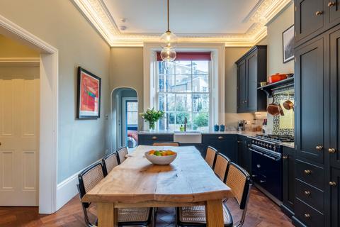 1 bedroom flat for sale, Chepstow Villas, London