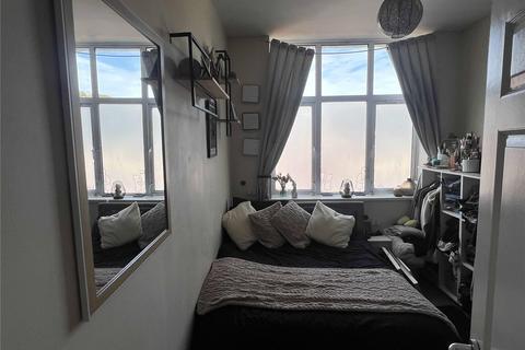 2 bedroom property to rent, Abbey Road, Devon TQ2