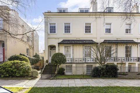 undefined, Wellington Square, Cheltenham