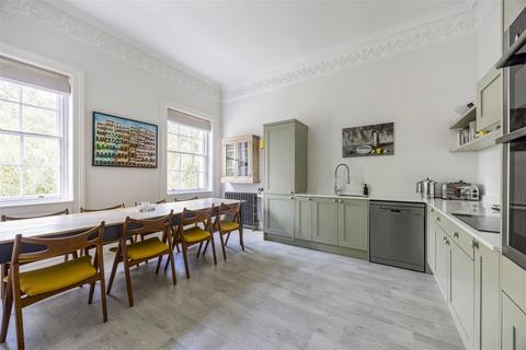 undefined, Wellington Square, Cheltenham
