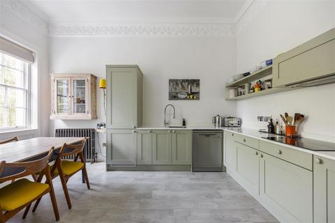 undefined, Wellington Square, Cheltenham