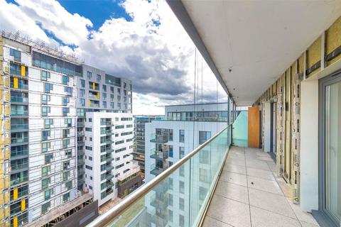 2 bedroom flat for sale, City Peninsula, London SE10