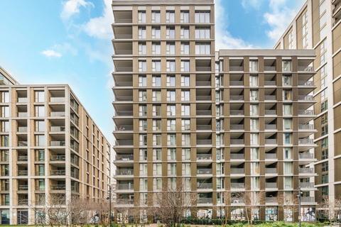 3 bedroom flat to rent, Palmer Road, London SW11