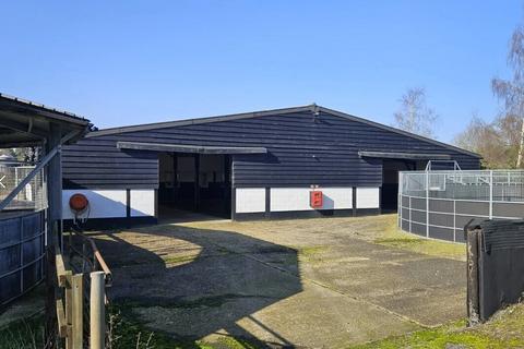 Warehouse to rent, Woodhall Ln Shenley WD7 9AA