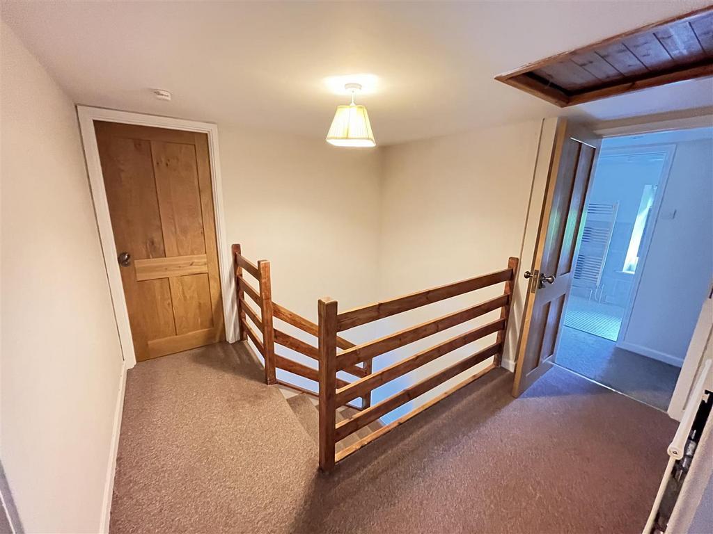 First floor   galleried landing