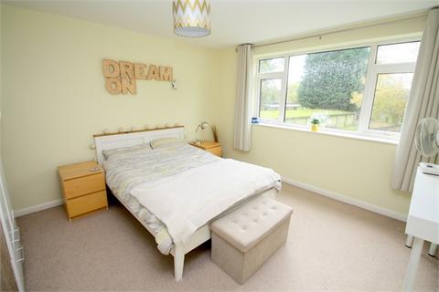 2 bedroom apartment to rent, Vivienne House, STAINES-UPON-THAMES, TW18