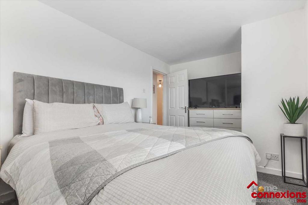 Bedroom One (2)