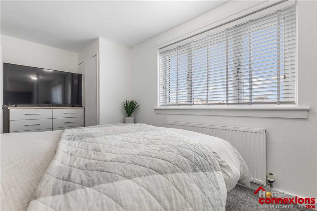 Bedroom One (3)
