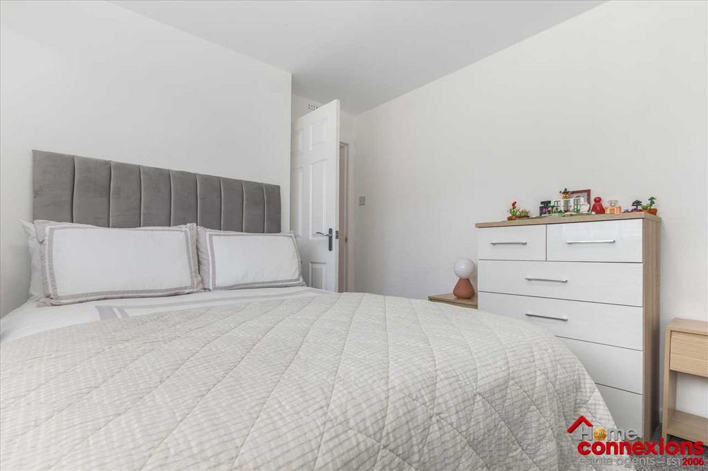 Bedroom Two (2)