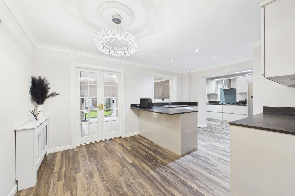 Kitchen/Dining Angle 4
