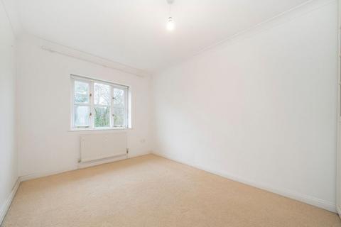 undefined, Staniland Drive, Weybridge KT13