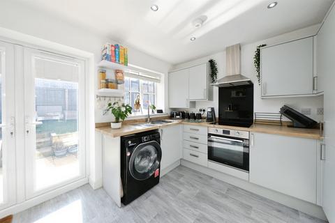 2 bedroom end of terrace house for sale, Chestnut Drive, Barlborough, Chesterfield