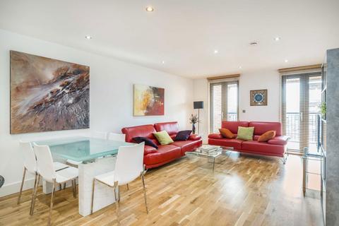 3 bedroom flat for sale, Camden Road, London NW1