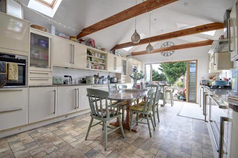 4 bedroom semi-detached house for sale, Main Street, Beckley