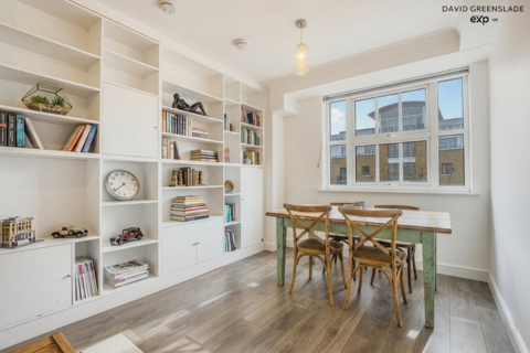 2 bedroom flat for sale, Cartwright Street, London E1