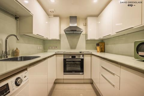 2 bedroom flat for sale, Cartwright Street, London E1