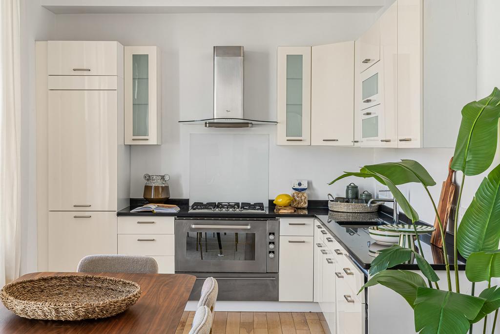 Reception/Kitchen