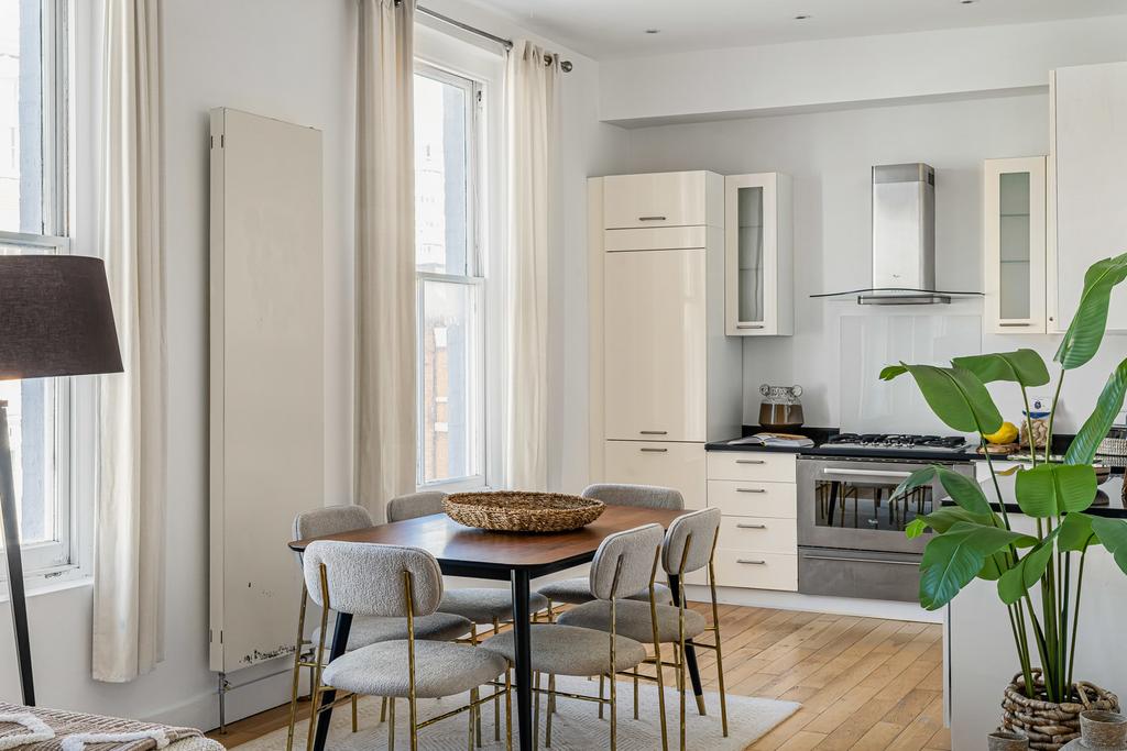 Reception/Kitchen
