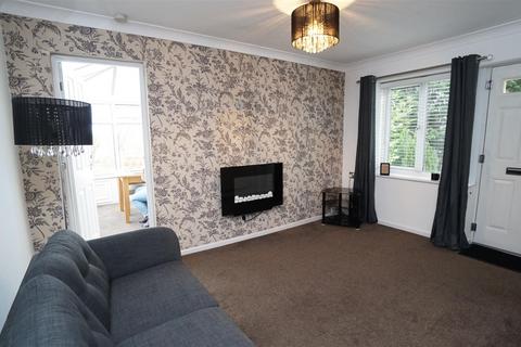 undefined, Santa Monica Grove, Idle, Bradford