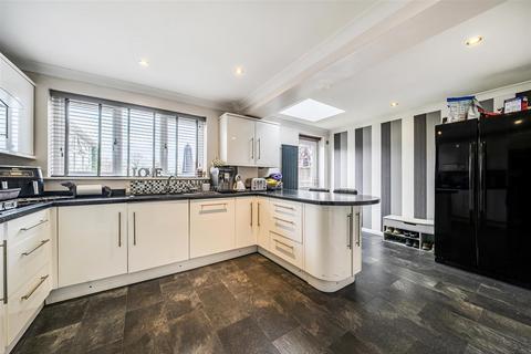 undefined, Ryves Avenue, Hampshire GU46