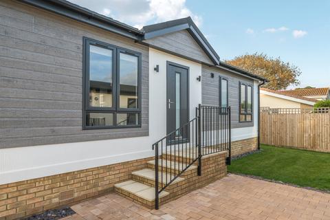 2 bedroom park home for sale, Wick Lane,, Christchurch,