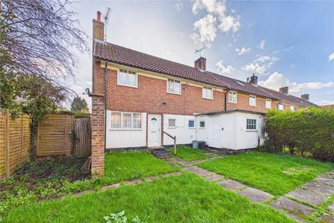 3 bedroom end of terrace house for sale, Shaws Road, Northgate, Crawley, West Sussex, RH10 8DH