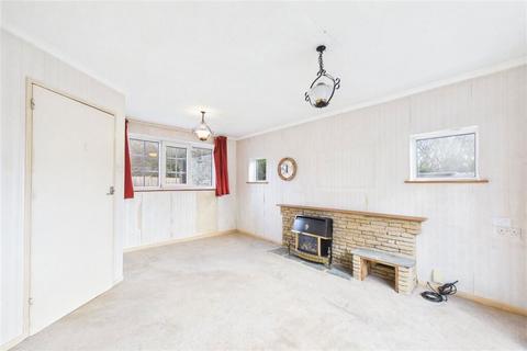 3 bedroom end of terrace house for sale, Shaws Road, Northgate, Crawley, West Sussex, RH10 8DH