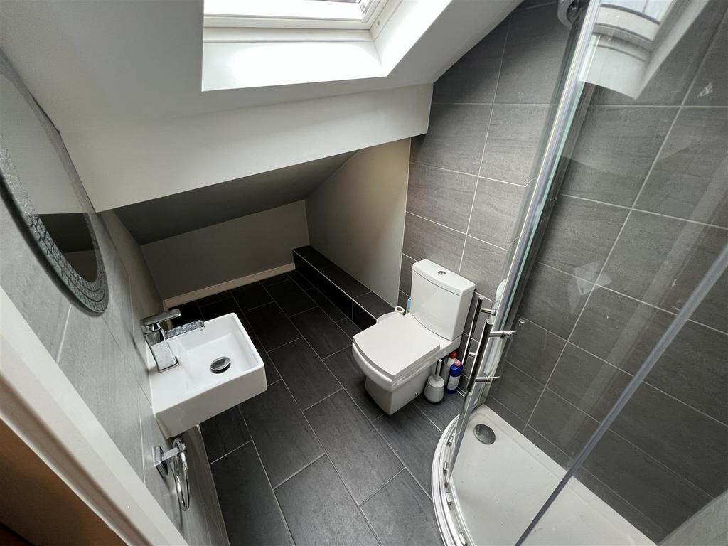 EN SUITE.jpg