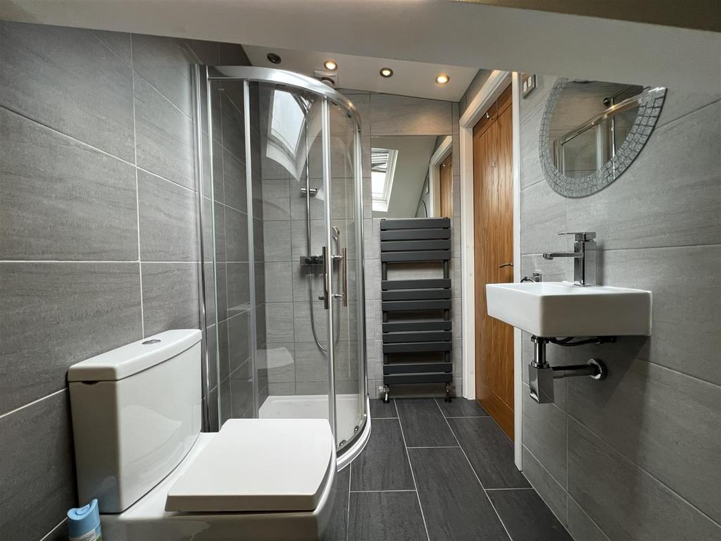 EN SUITE 1.jpg