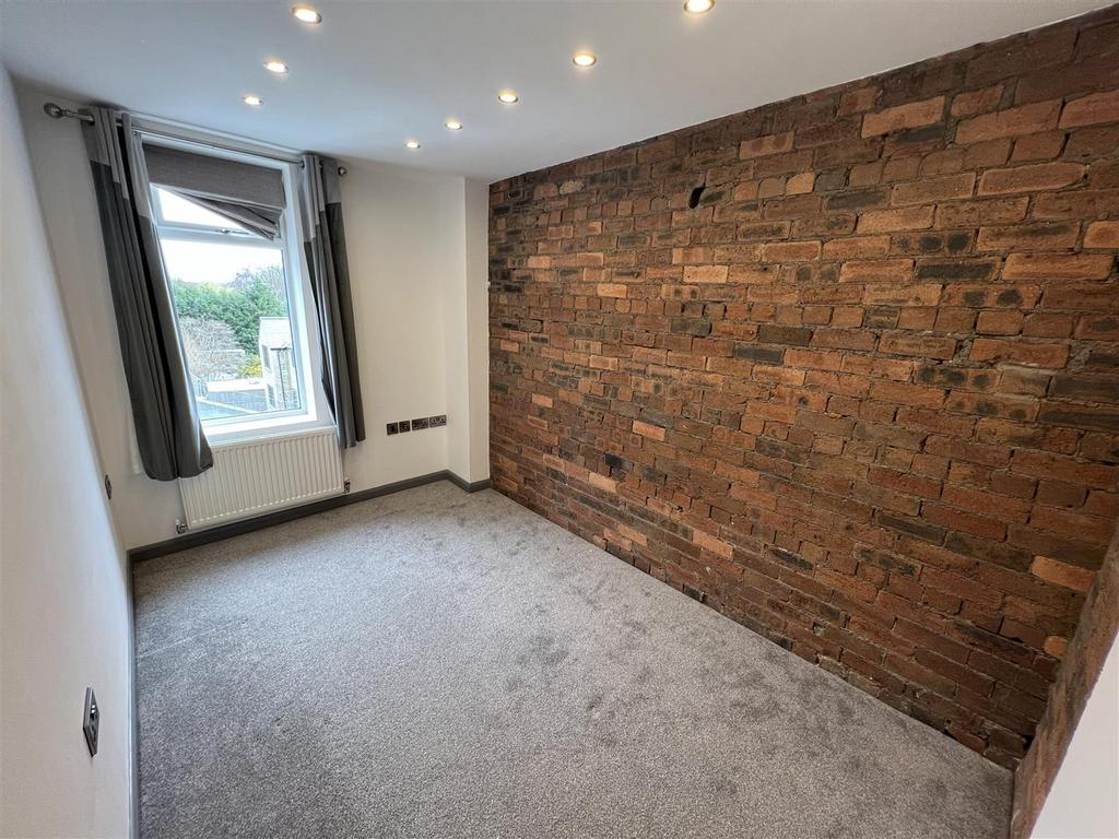 BEDROOM.jpg