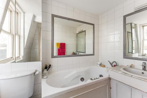 3 bedroom flat for sale, Barkston Gardens, London, SW5