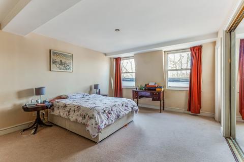 3 bedroom flat for sale, Barkston Gardens, London, SW5