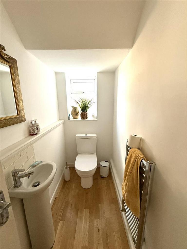 10 PEAKES WC.jpeg
